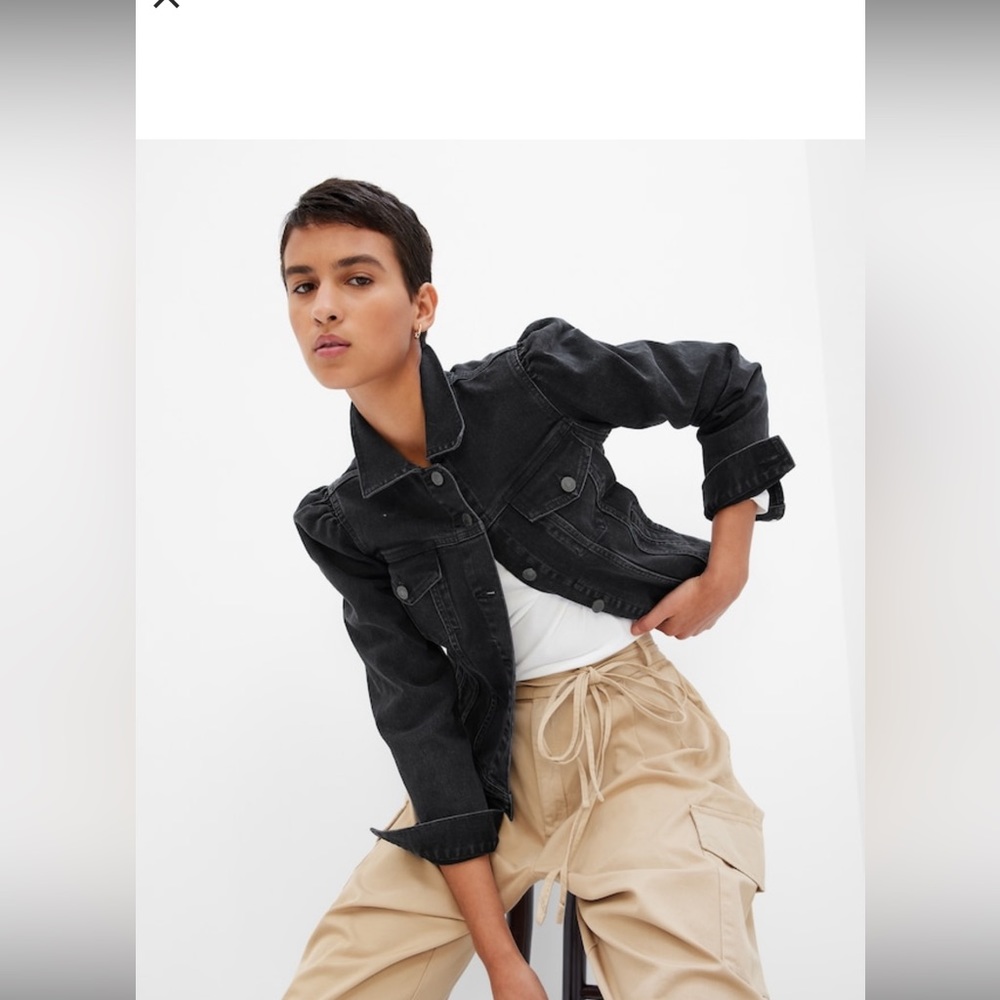 Gap Women's Black Denim Jacket size small